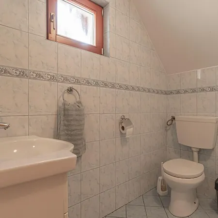 Vineyard Lustek - Happy Apartment Novo Mesto