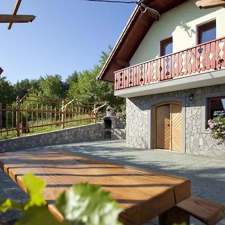 Vineyard Lustek - Happy *